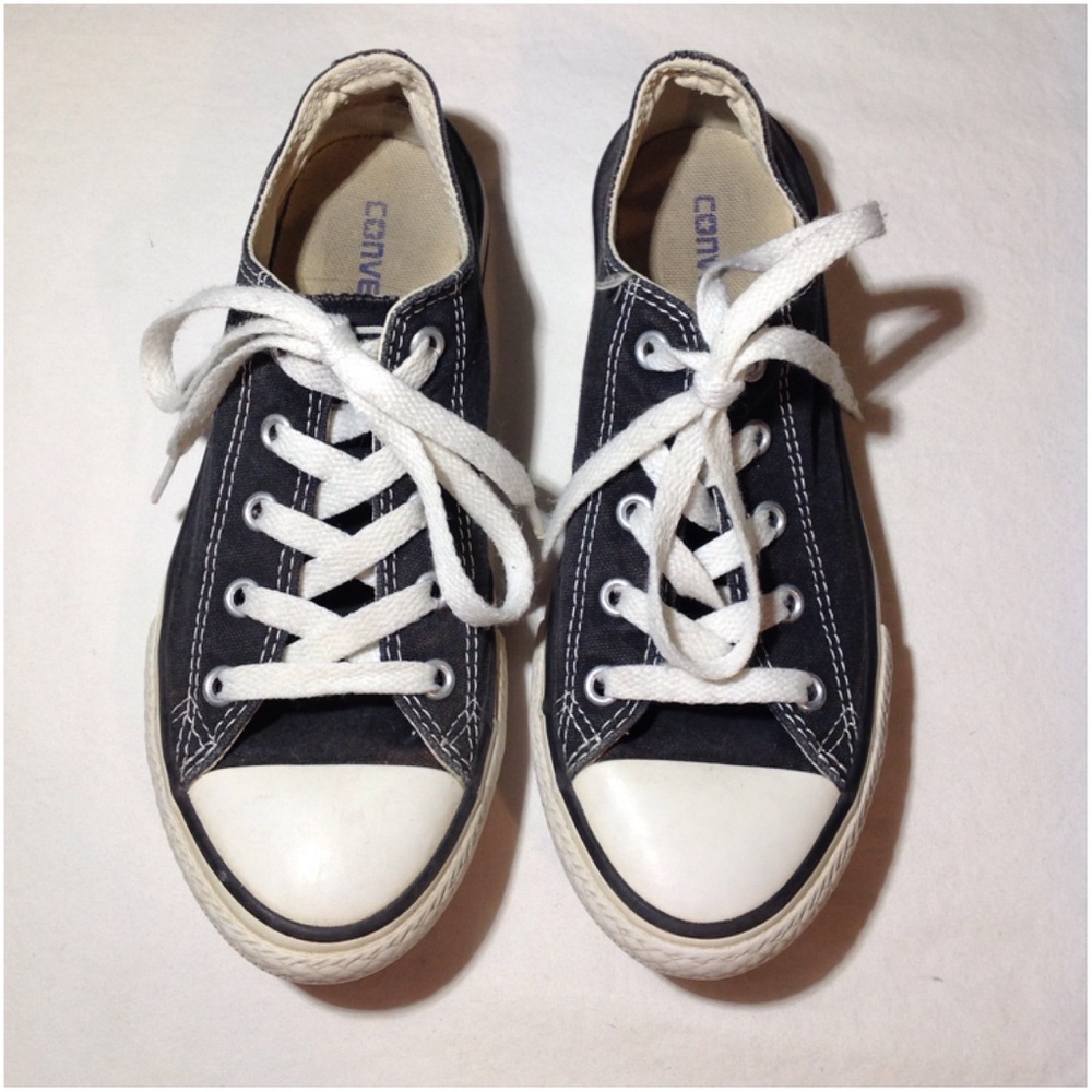 Youth Size 2 All Star Converse Shoes